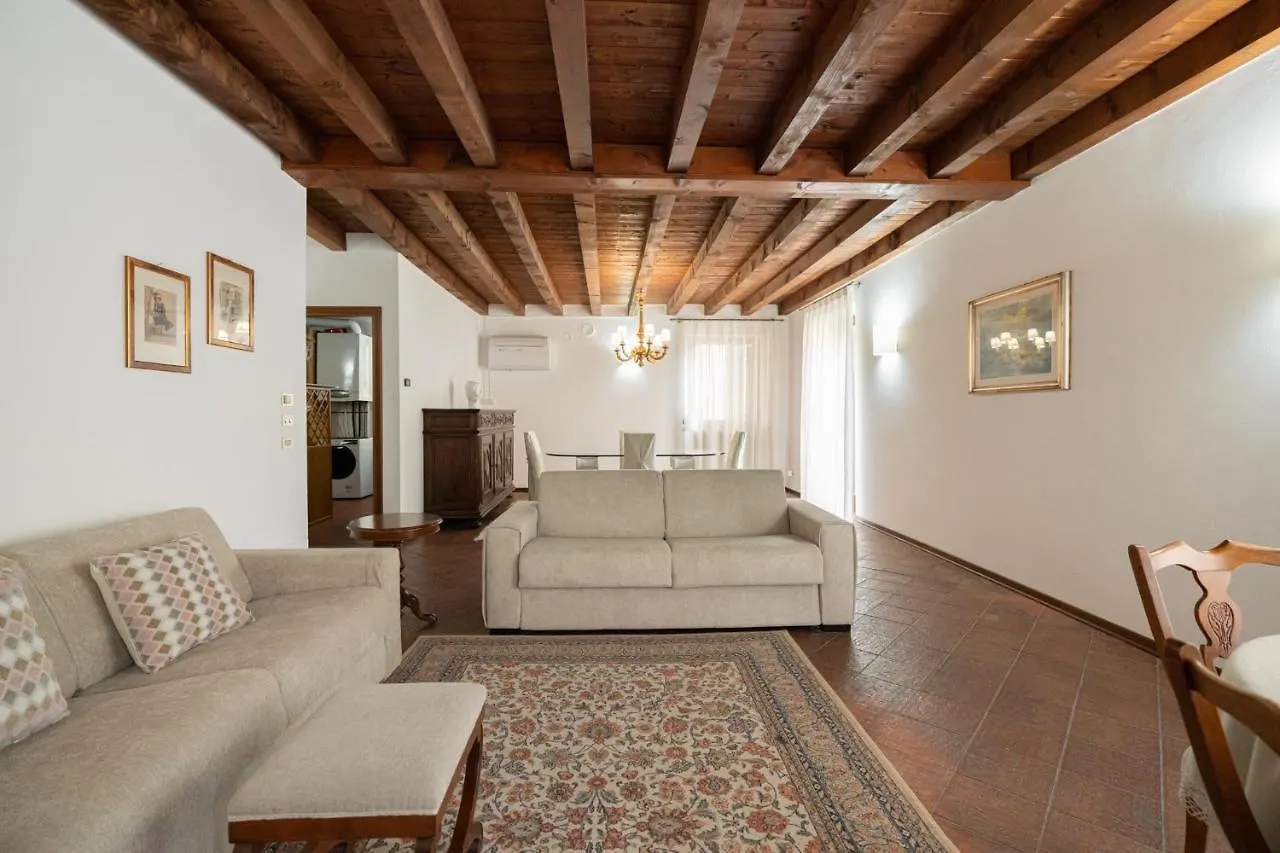 Appartement Domus Verona - Centralissima E Antica Residenza Cappello