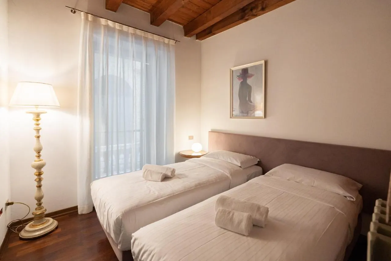 Domus Verona - Centralissima E Antica Residenza Cappello Appartement