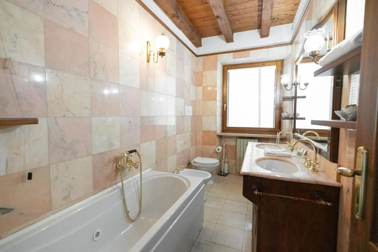 Appartement Domus Verona - Centralissima E Antica Residenza Cappello