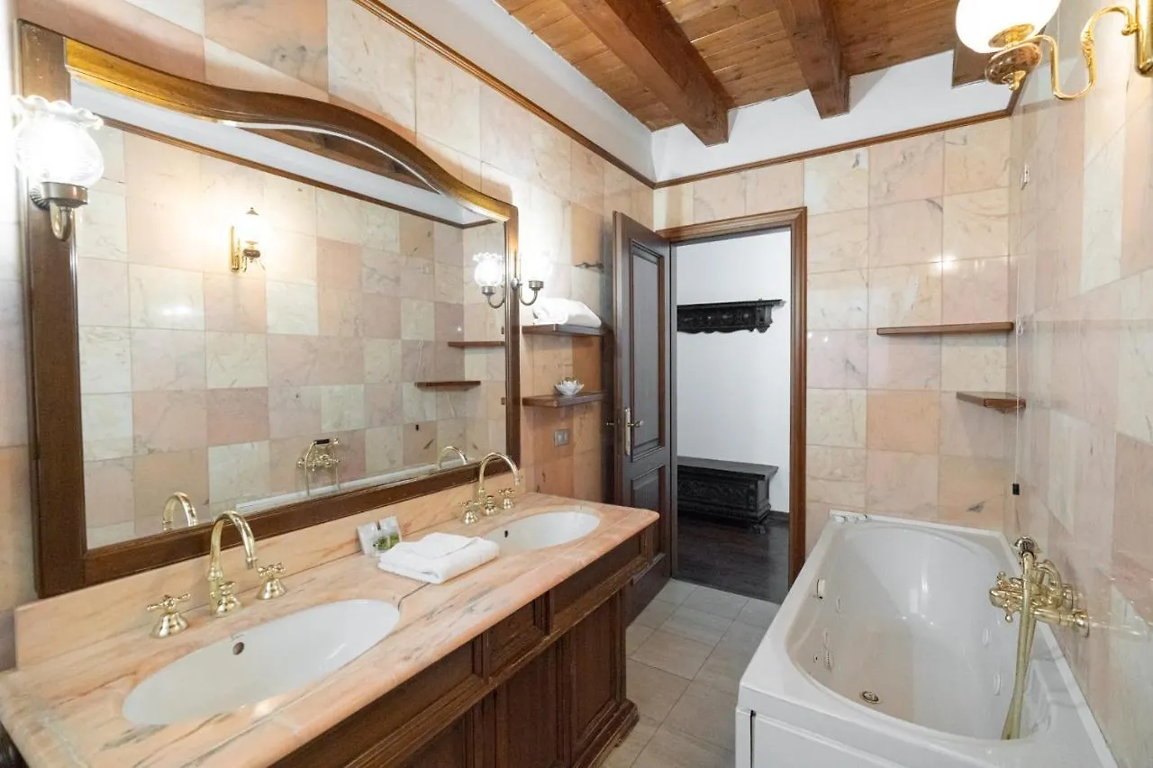 Domus Verona - Centralissima E Antica Residenza Cappello Appartement